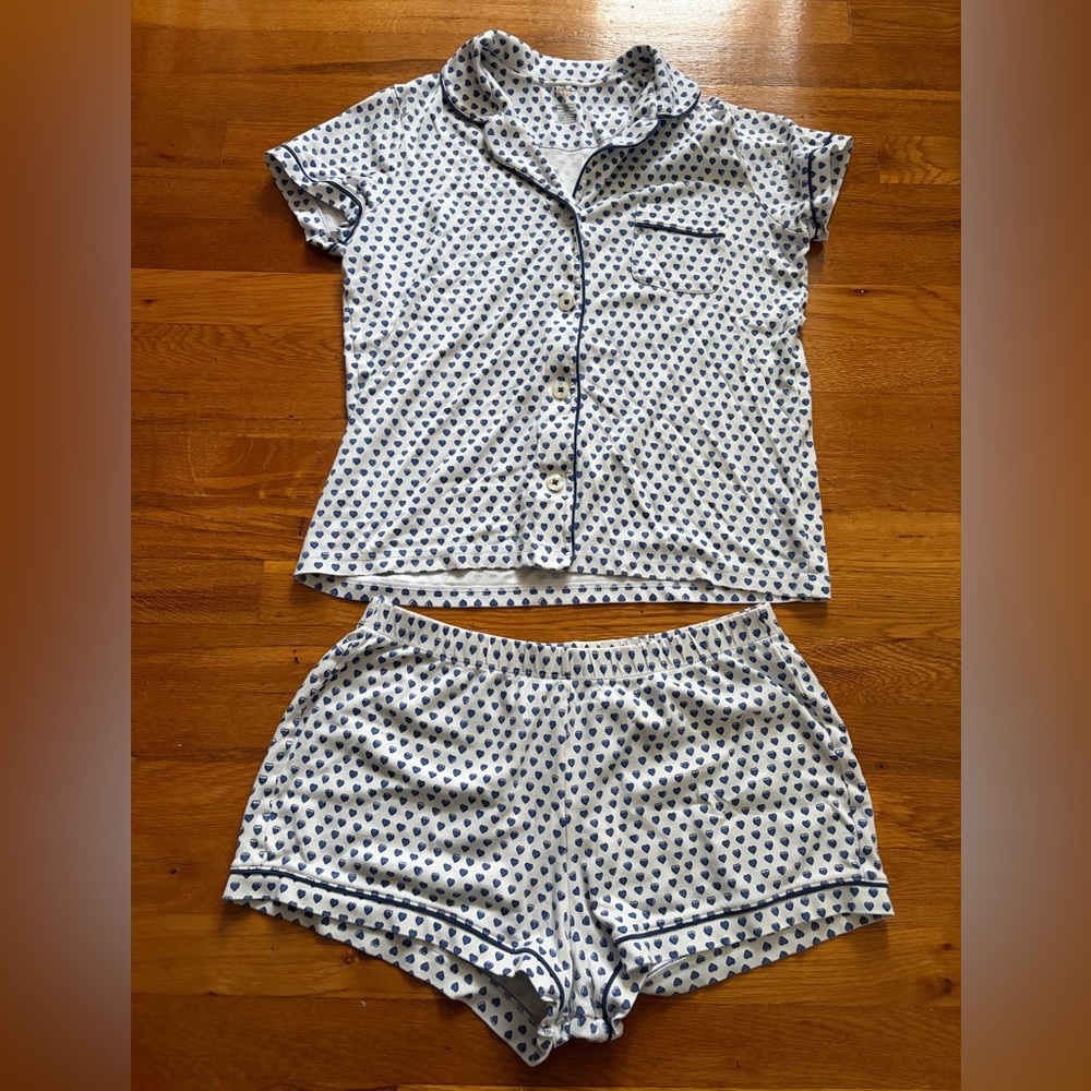 Roller Rabbit White and Blue Heart-Print Short Pajama Set